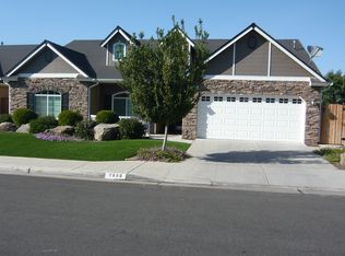 2890 E Jon Dr, Fresno, CA