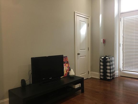 3rd image of 109 Carpenter Ln