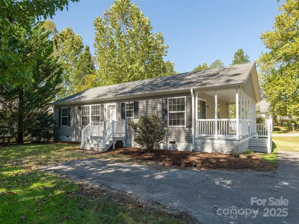 97 Hoopers Creek Rd, Fletcher, NC 28732