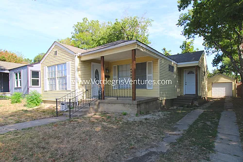 4904 Calmont Ave Photo 1