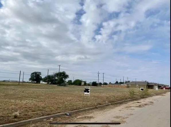 3616 E 3rd Pl, Lubbock, TX 79403