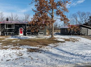 415 S Ely St, Bertram, IA 52403