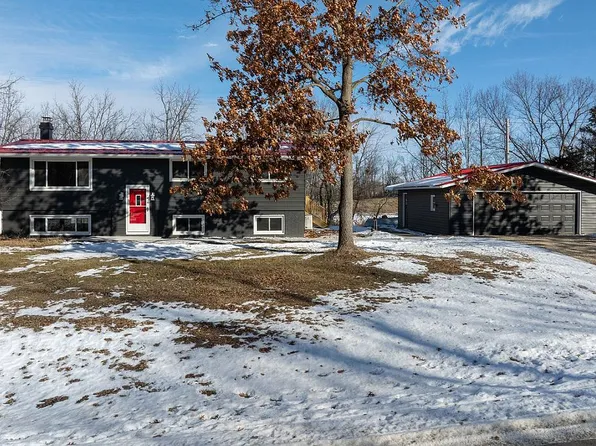 415 S Ely St, Bertram, IA 52403