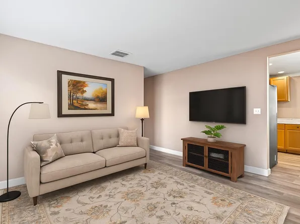 3717 Pinewood Avenue, West Palm Beach, FL 33407