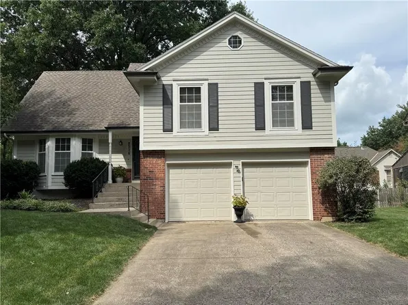 8516 Darnell St, Lenexa, KS 66215