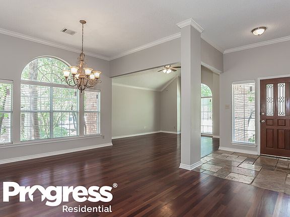 4th image of 811 Rolling View Ct