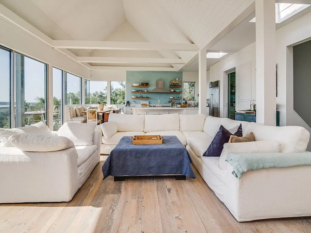 Montauk Modern on Startop With Magnificent Views — Photo 4