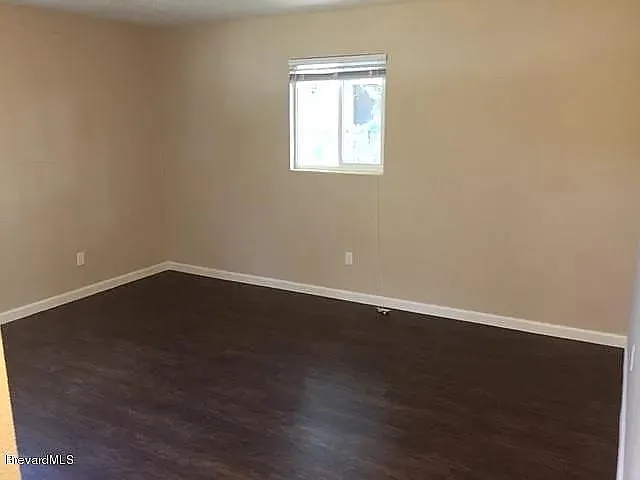 907 Acacia Way — Photo 5