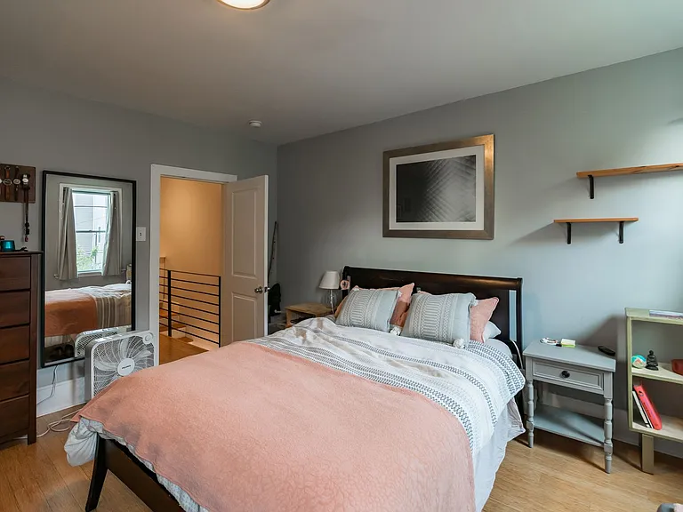 2042 E Fletcher St — Photo 18