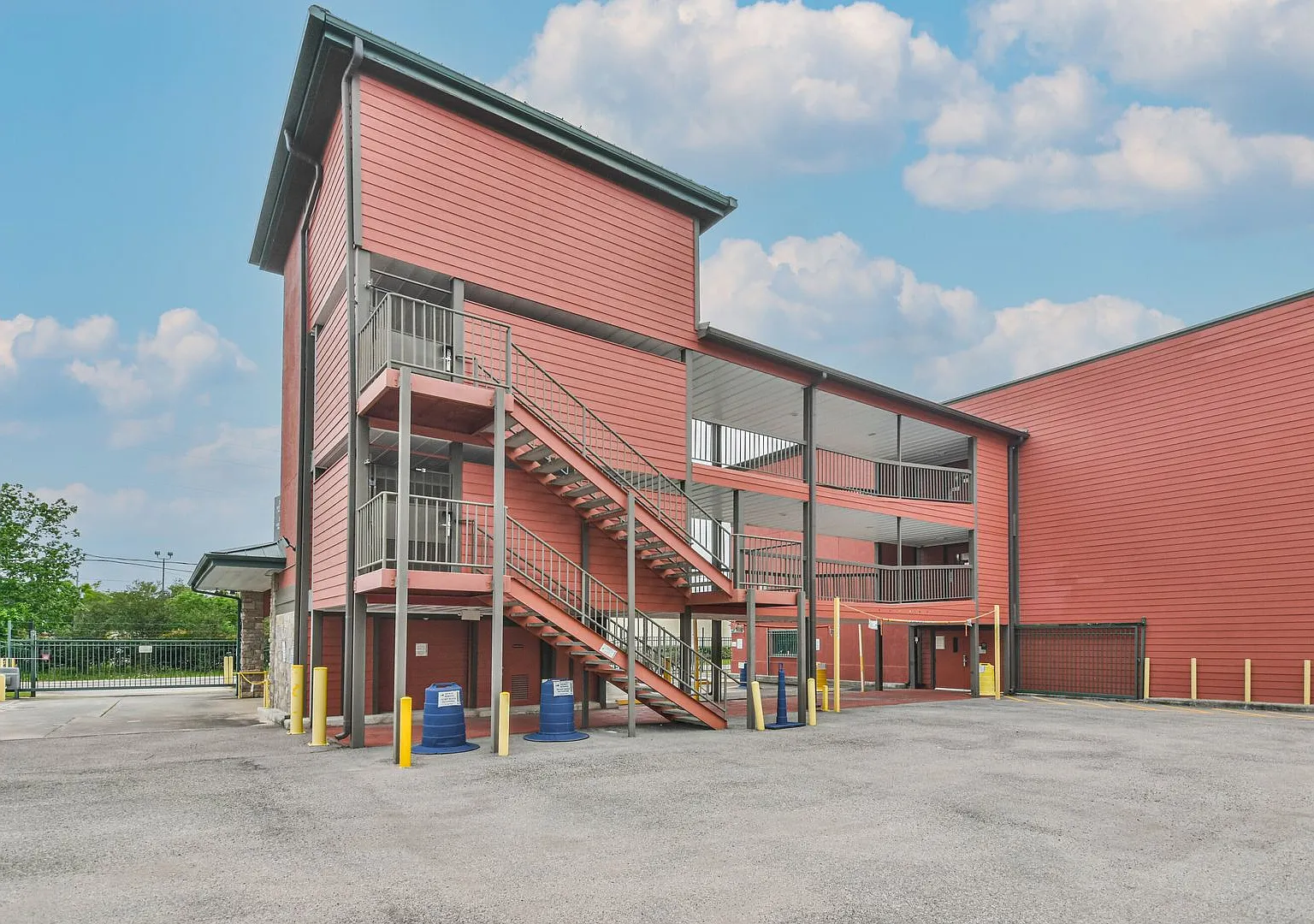 025swa(+Sf10building +Sfi15) — Photo 3