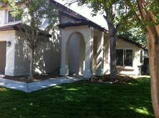 3412 W Robinwood Ln, Fresno, CA