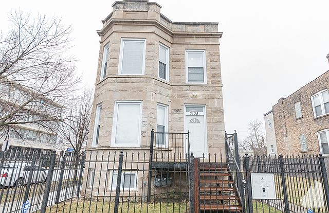 1st image of 3135 W Franklin Blvd #1