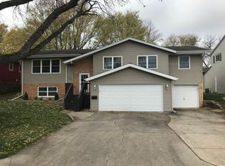 709 N 8th St, Estherville, IA 51334