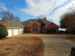 116 Kiowa Dr S, Lake Kiowa, TX 76240