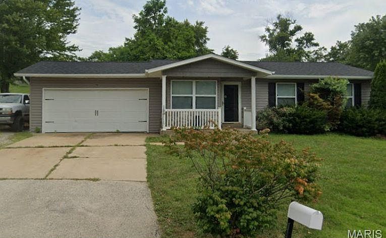 1st image of 156 Pezold Dr