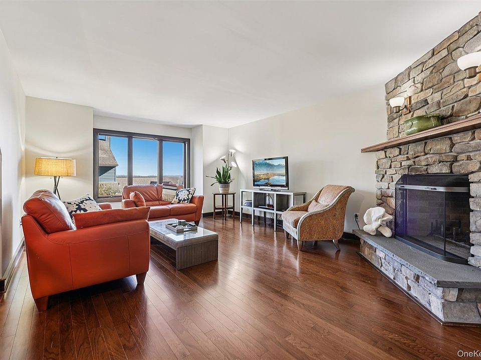 41 Village Gate Way, Nyack, NY 10960 | Zillow