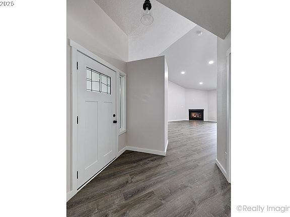 3rd image of 9122 NE 54th St