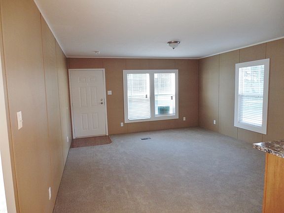 4th image of 377 Bayhead Dr