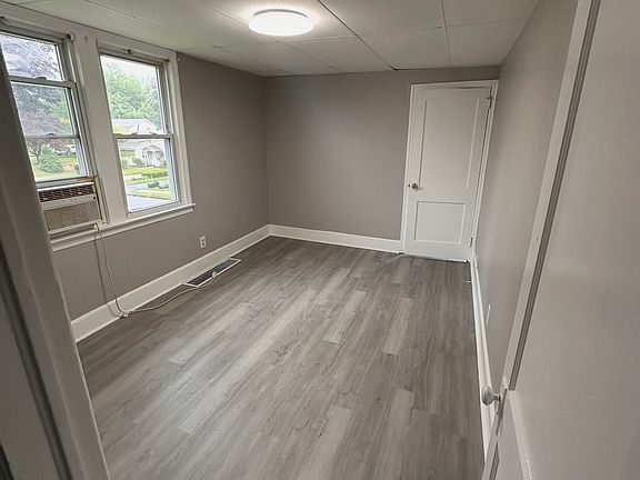 4th image of 16 Lanning St Floor 2
