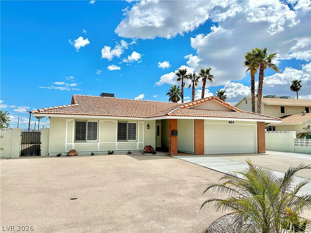 3 bed, 2.0 bath, 1761 sqft, $2,400 — Photo 2