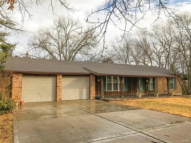 72 Forest Hills Dr photo 1