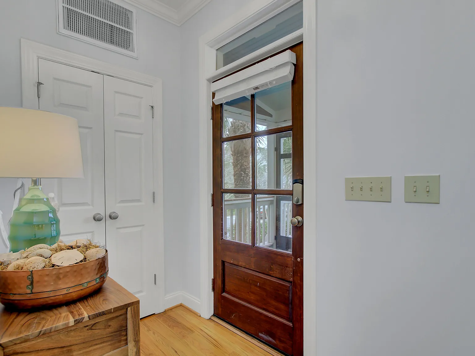 4 bed, 3.5 bath, 2596 sqft, $8,250 — Photo 4