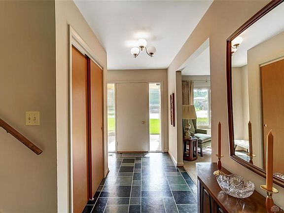 4th image of 205 S Hill Ct