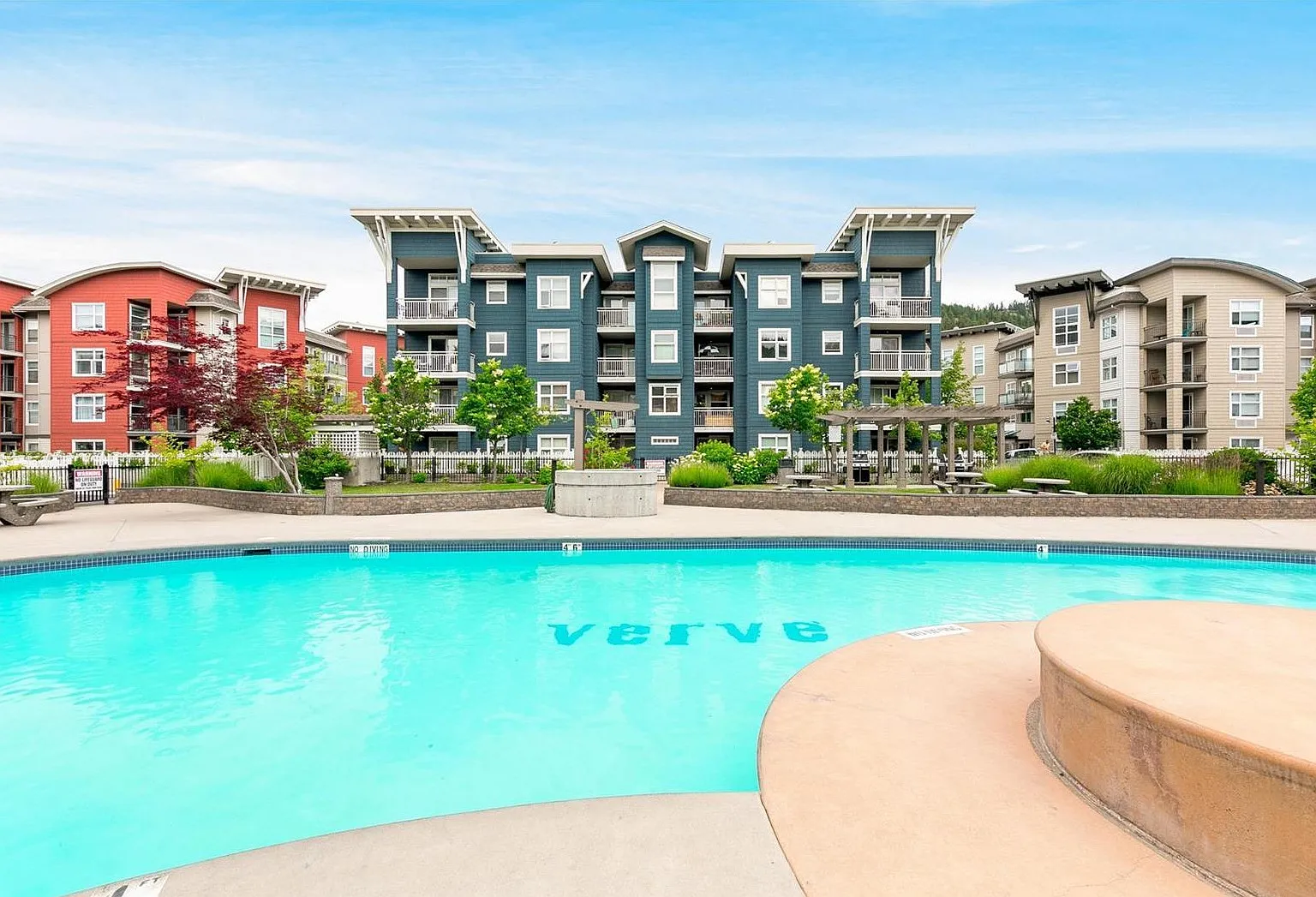2 bed, 888 sqft, $2,200 — Photo 1