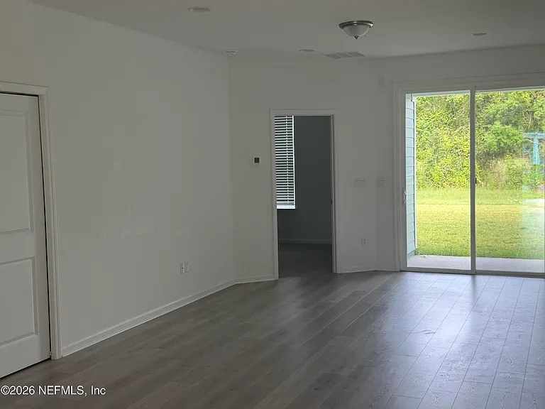 594 Cherry Elm Dr — Photo 17