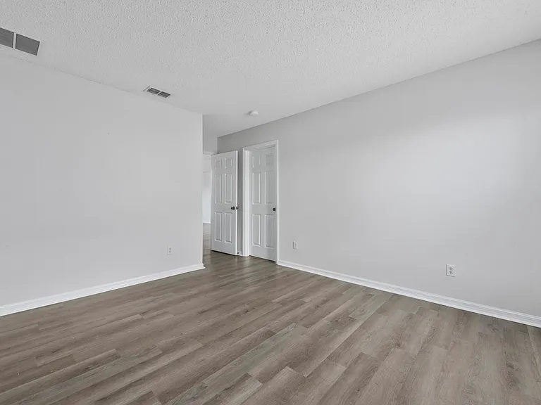 746 Lockbreeze Dr — Photo 18