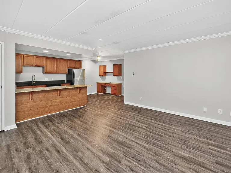 3305 Jefferson Ave #6 — Photo 5