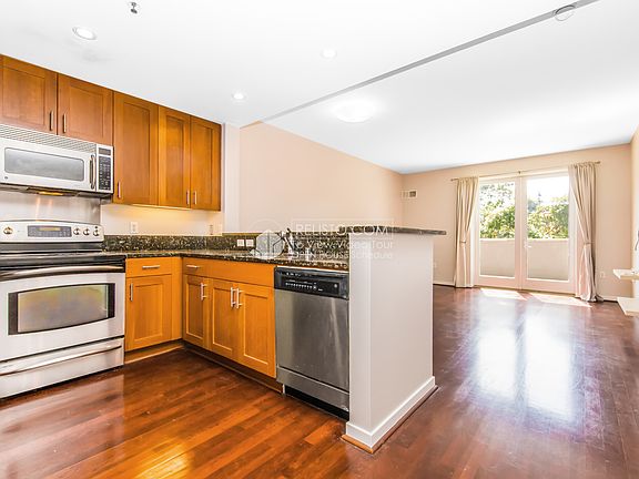 3rd image of 350 Broderick St APT 225