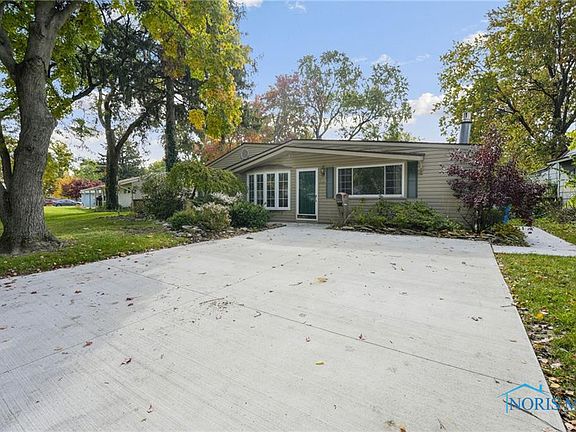3rd image of 3063 Elmview Dr