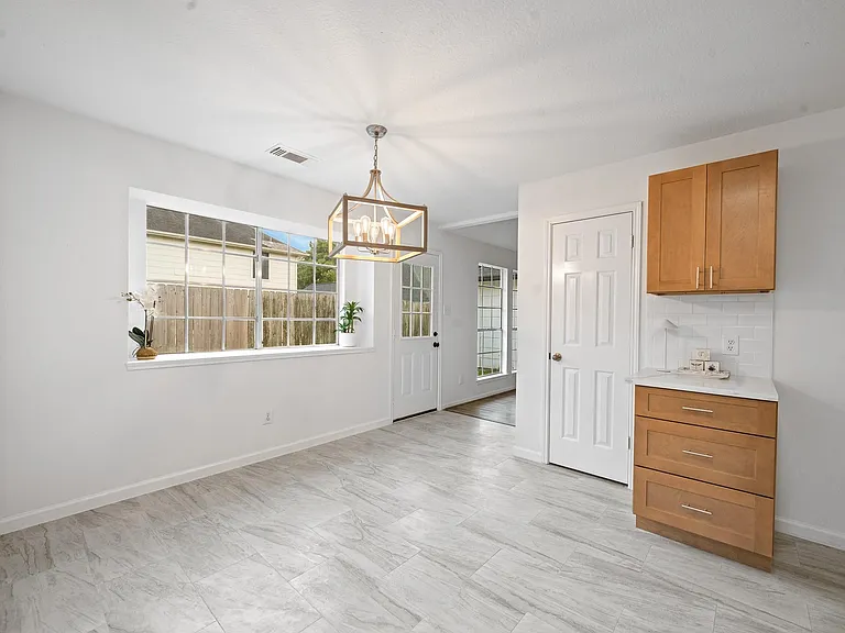 22719 Old Church Ln — Photo 16
