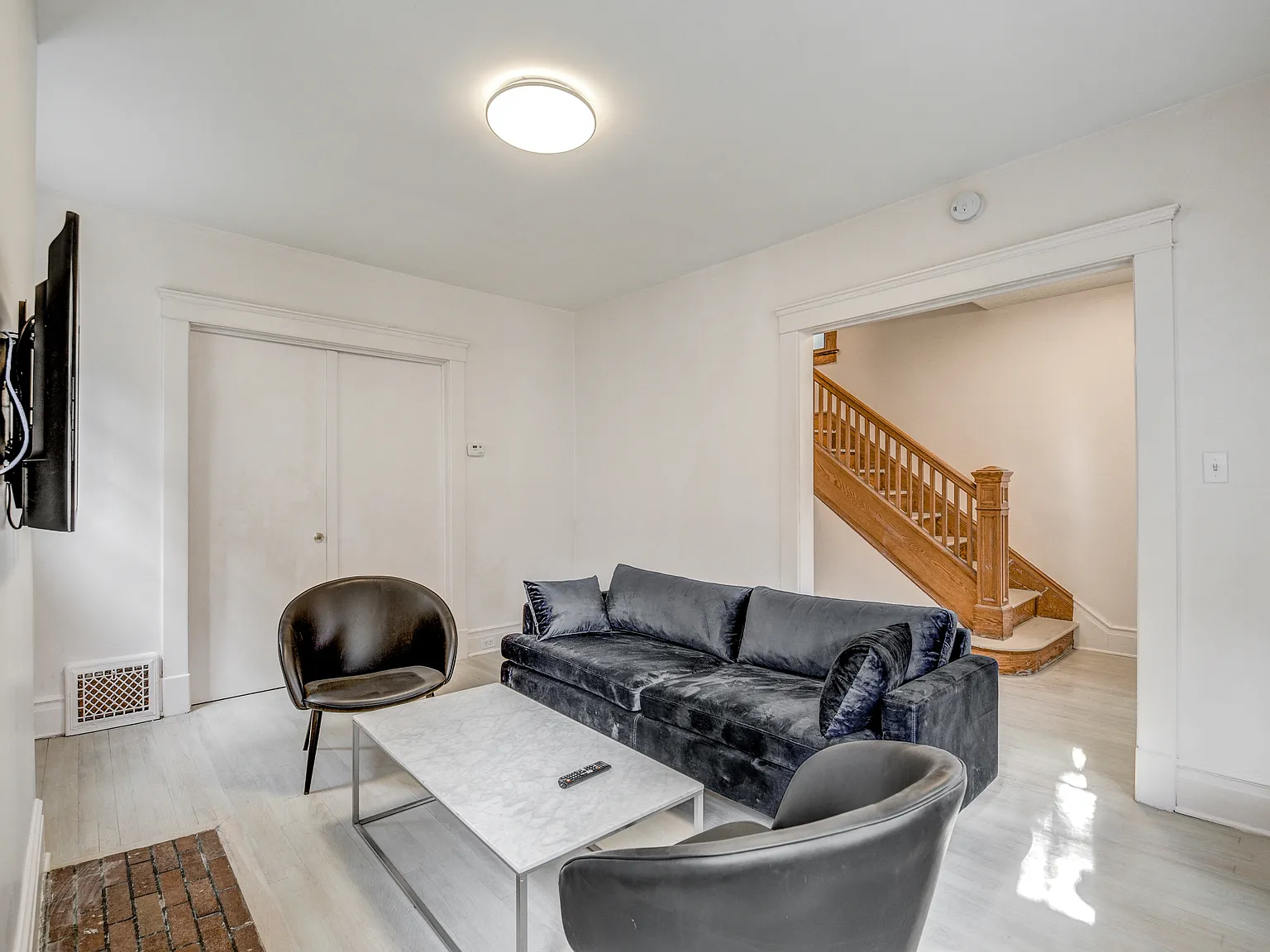 6 bed, 1200 sqft, $1,595 — Photo 3
