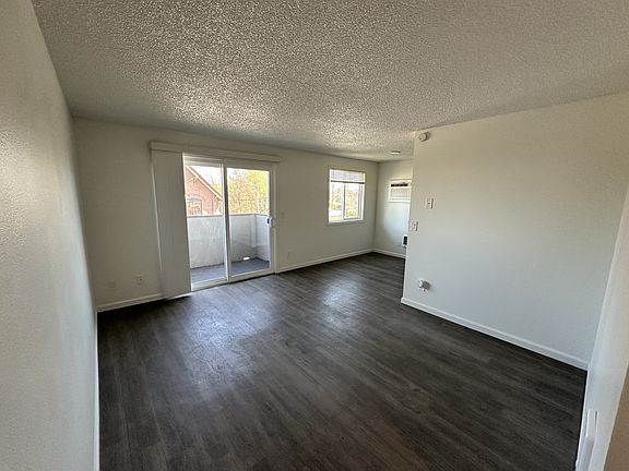 4th image of 226 E 7th Ave #12