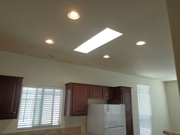 4th image of 2300 E Valley Pkwy Space 29