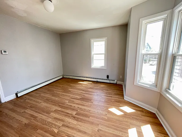 32 Gilmore St #201 — Photo 3