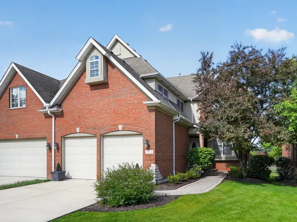 1212 Connamara Ct, Westmont, IL 60559