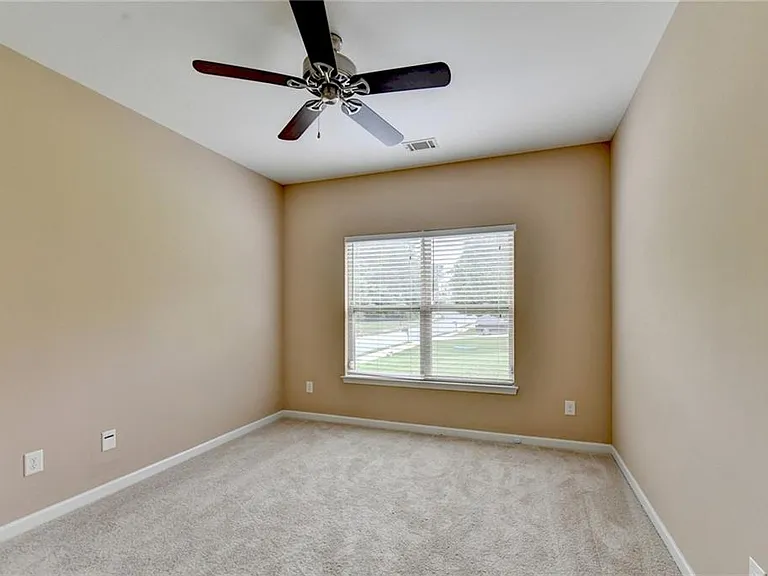 4228 Woods Creek Ln — Photo 36