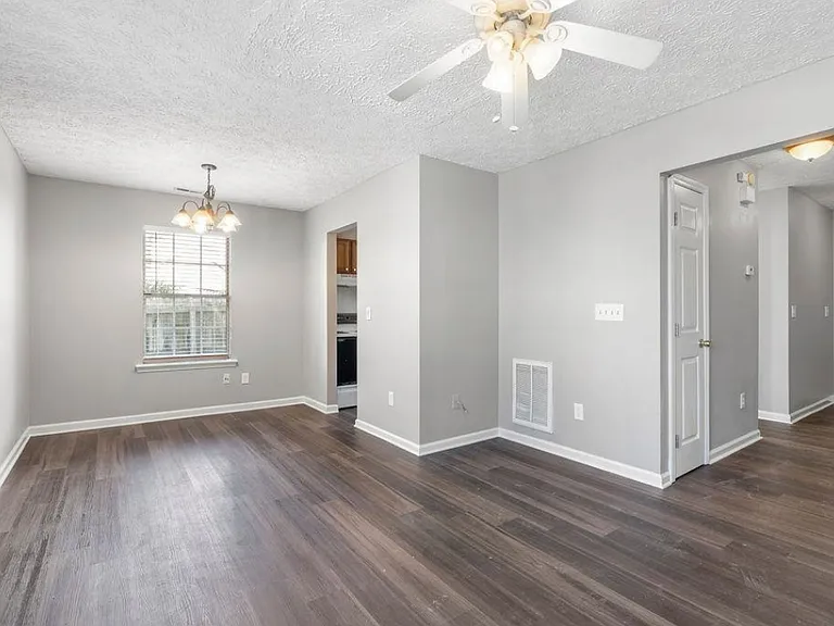 8228 Wynewood Ct — Photo 23