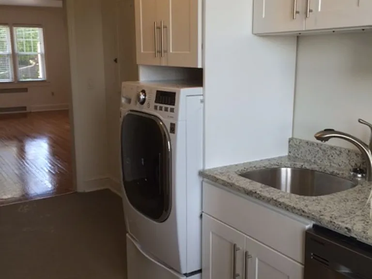 684 Farmington Ave #4-6 — Photo 11