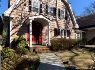 18 Shore Rd, Little Neck, NY 11363