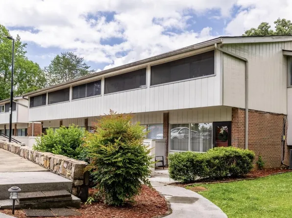 2806 Suncrest Rd APT 6, Pigeon Forge, TN 37863