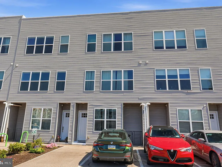 516 W Montgomery Ave #1 — Photo 1