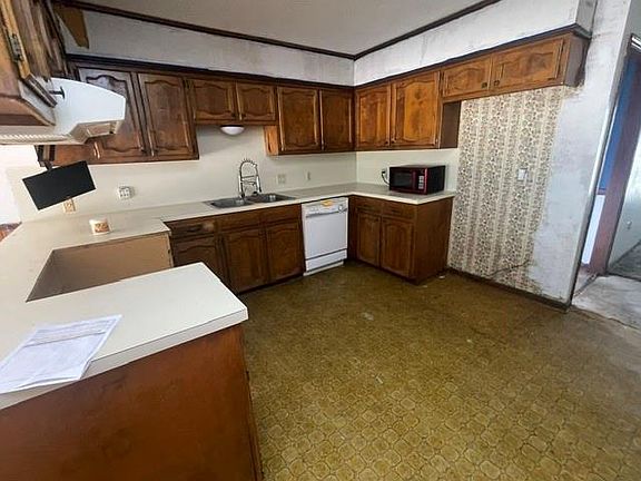 3rd image of 26870 Jill Rd