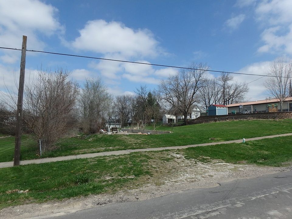 2nd image of 107 E Jackson St