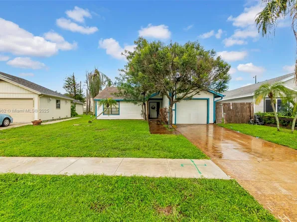 4570 Brook Dr, West Palm Beach, FL 33417