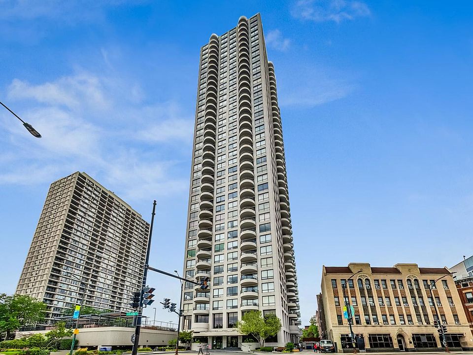 1st image of 2020 N Lincoln Park W APT 18G