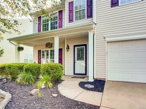 2114 Big Pine Dr, Matthews, NC 28105